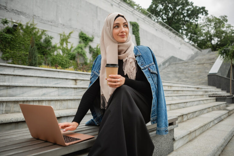 universitas khusus wanita di Asia Barat