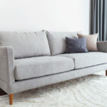 memilih sofa