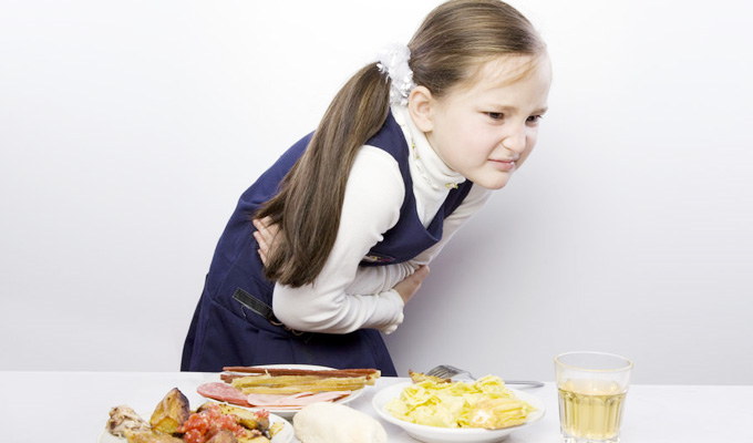 Cara Efektif Mengobati Keracunan Makanan