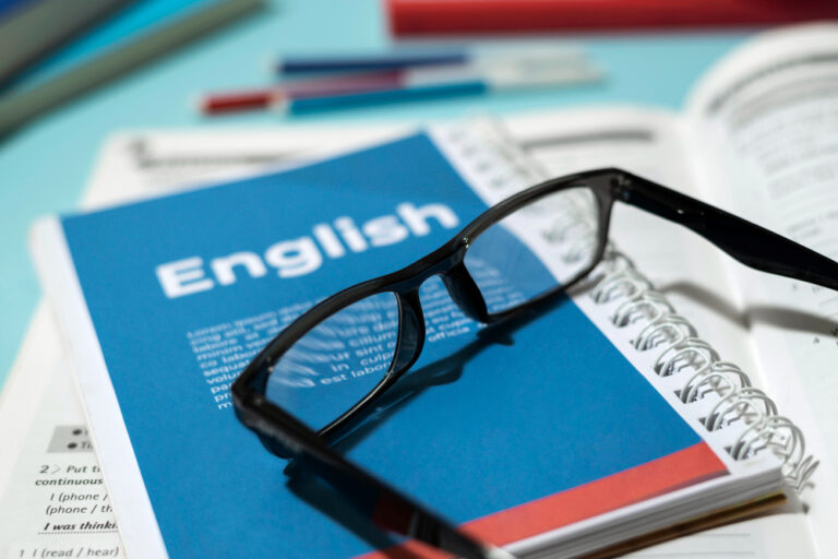 manfaat les bahasa Inggris