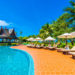 hotel atau resort