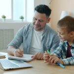 mendukung perkembangan anak