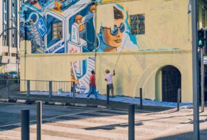 Membuat mural
