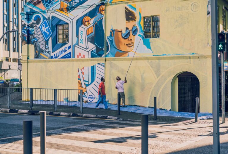 Membuat mural